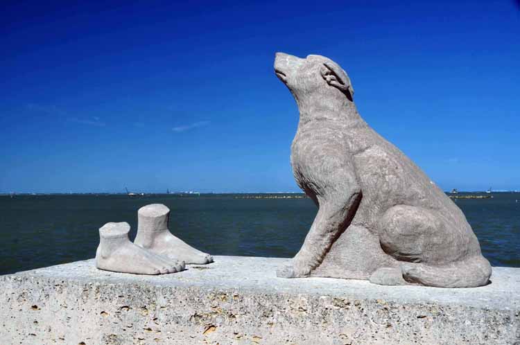dog statue